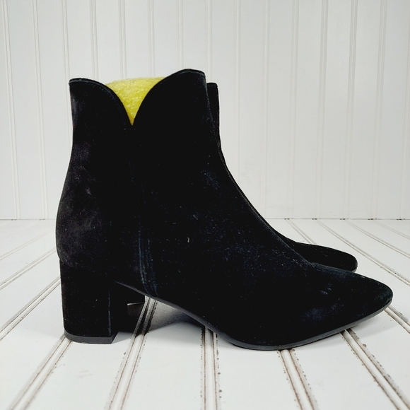 Aquatalia Black Suede Notched Block Heel Side Zip Ankle Boots M492 - Picture 5 of 12